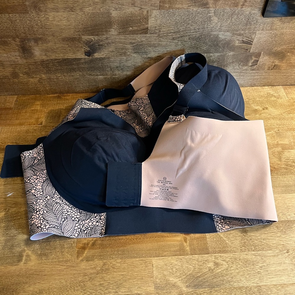 Evenlyn & Bobbie “The Beyond Bra” Size 2XL